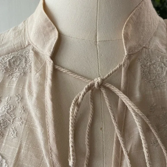 XXI blouse tan color embroidered size M short sleeves elastic band around waist - Picture 2 of 13